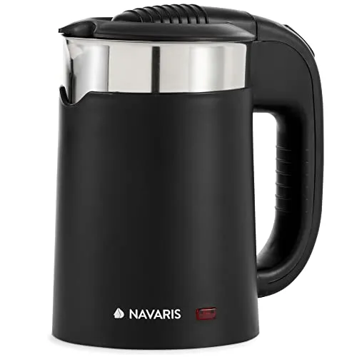 Navaris Mini Wasserkocher 0,5L - Ideal für Reisen - Kompakter Edelstahl-Wasserkocher mit 1100 W, perfekt für Camping und unterwegs. Inklusive 2 Trinkbechern und sicherem Überhitzungsschutz.