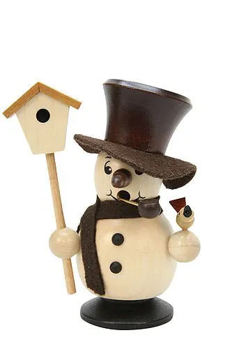 Christian Ulbricht Räuchermännchen Schneebub mit Vogelhaus (10,5cm) - Nussknacker mit liebevoll handgearbeitetem Design, ideal für die festliche Weihnachtsdekoration und das traditionelle Räuchern.