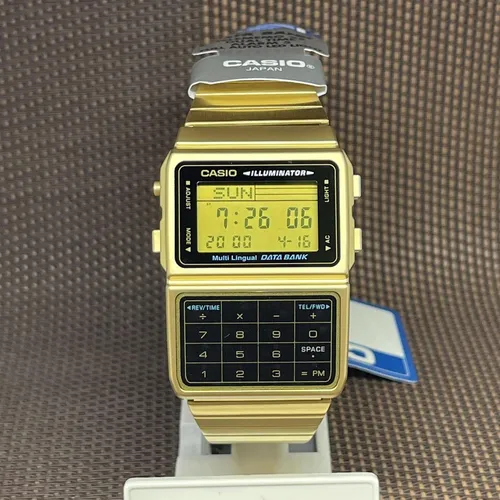 Casio DBC-611G-1D Datenbank Taschenrechner - Armbanduhr für Herren mit digitaler Anzeige, goldfarbenem Edelstahlarmband und integriertem Taschenrechner – perfekt für den modernen Alltag.