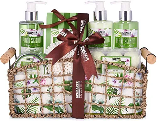 BRUBAKER Cosmetics Beautyset - 13-teiliges Aloe Vera Bade- und Dusch Set im dekorativen Korb - Körperpflegeset mit 260 ml Duschgel, Body Lotion und mehr. Pflegt die Haut streichelzart mit Aloe Vera und kommt in einem wiederverwendbaren Flechtkorb.