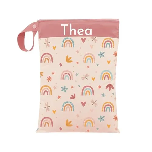 ARTEE Nasstasche für Kita-Wechselwäsche, Wasserdicht, Waschbar, mit Reißverschluss, Personalisierbar, mit Name, für Kindergarten, Strand, Sport (Lovely Little Rainbows)