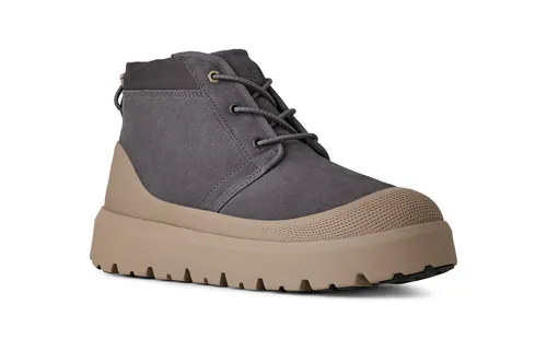 UGG Neumel Weather Hybrid Chukka Boot für Herren - Herren-Stiefel mit wasserdichten Eigenschaften und warmem UGGplüsch-Futter, ideal für kalte Temperaturen bis -20 °C.