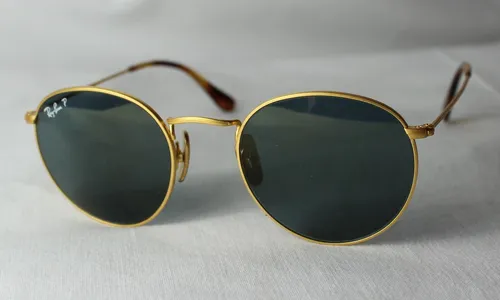 RAY-BAN SONNENBRILLE ROUND RB 8247 9217/T0 – Polarisiert & Stilvoll - Unisex Sonnenbrille mit polarisierenden Gläsern für klaren Blick, 100% UVA & UVB Schutz. Ideal für stilbewusste Träger, die Wert auf Qualität und Design legen.