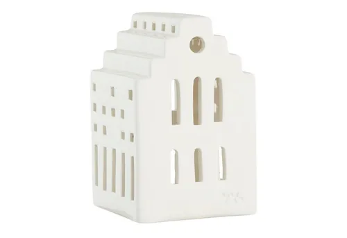 Kähler Design Urbania Teelichthaus Basilika - Kerzenständer aus Keramik mit handgeschnitzten Fenstern, die ein warmes Licht verbreiten und in verschiedenen architektonischen Formen ein stilvolles Ambiente schaffen.