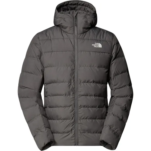 The North Face Aconcagua 3 Hoodie Men XL - Smoked Pearl - Jacke mit 50/50-Mischung aus recycelten Daunen und Polyester, bietet außergewöhnliche Wärme und Schutz bei Nässe. Ideal für kalte Wanderabenteuer und umweltfreundlich!