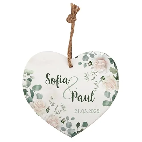 Herz & Heim® Personalisiertes Holzherz mit Namen & Datum – Romantische Wanddeko mit Blumenmotiv – Hochzeitsgeschenk, Jahrestag, Valentinstag – Rustikales Dekoschild mit Juteband (Rosen)