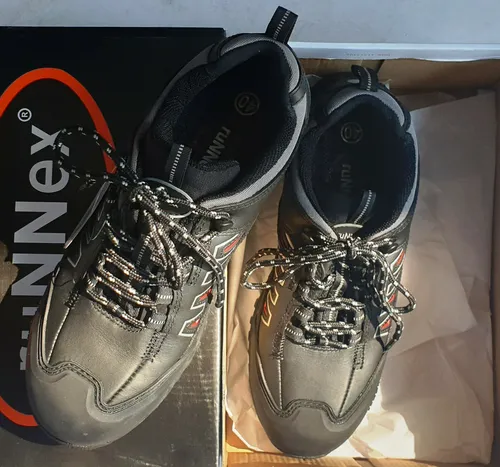 ruNNex Sicherheitsschuhe „LightStar 5320“ S3 Halbschuhe Größe 40 - Arbeitsschuhe & -stiefel, S3 Sicherheitsklasse für optimalen Schutz, leicht und bequem für lange Arbeitstage.