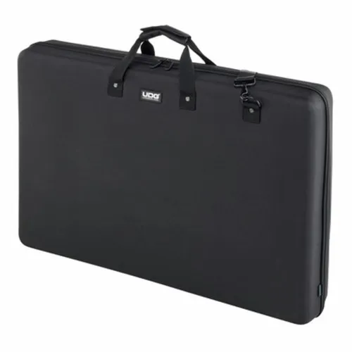 UDG Creator Denon DJ Prime 4 Hardcase Black - Robustes Case für Denon DJ Prime 4, wasserabweisend mit 5 mm EVA-Schaum für optimalen Schutz. Ideal für DJs, bietet Tragegriff und abnehmbaren Schultergurt.