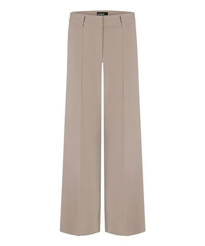 Cambio Stoffhose Beige Größe 42/32 - Bequeme und modische Stoffhose aus 90% Polyester, ideal für den täglichen Einsatz, bietet eine perfekte Passform und hohen Tragekomfort.