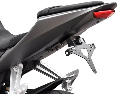 ZIEGER Kennzeichenhalter für Yamaha YZF-R125 BJ 2014-18 - Hochwertiger Kennzeichenhalter für Yamaha YZF-R125 (2014-18), witterungsbeständig und sportlich. Einfache Montage ohne Verkleidungsteile zu verändern, ideal für jeden Kennzeichentyp.