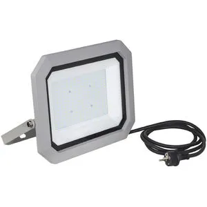 as-Schwabe LED-Außenstrahler Slimline 80 W - Lampen, 80 W Leistung mit 6.800 Lumen für helles, neutralweißes Licht. Flexibler Einsatz dank 2 m Netzstecker und modernes, schlankes Design.