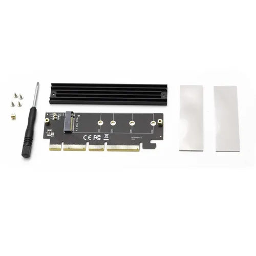 NVME Adapter PCIe x16 mit Kühlkörper - 6amLifestyle - Speicherkartenadapter für M.2 NVME/AHCI SSDs, bietet effektive Wärmeableitung durch Aluminium-Gehäuse und Silikon-Wärmeleitpad für schnelle Datenübertragung.