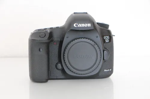Produktbild Jahr Gewährleistung! Canon EOS 5D Mark III, 2 Akkus, CF Karten, Zubehörpaket. 1