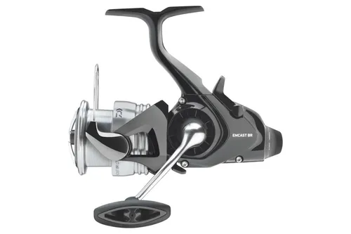 Daiwa Freilaufrolle 24 Emcast BR LT 2500 - Angelrollen: Kompakte Freilaufrolle mit Airdrive Design für optimale Balance und Sensibilität – ideal für Zander, Forelle und Aal.