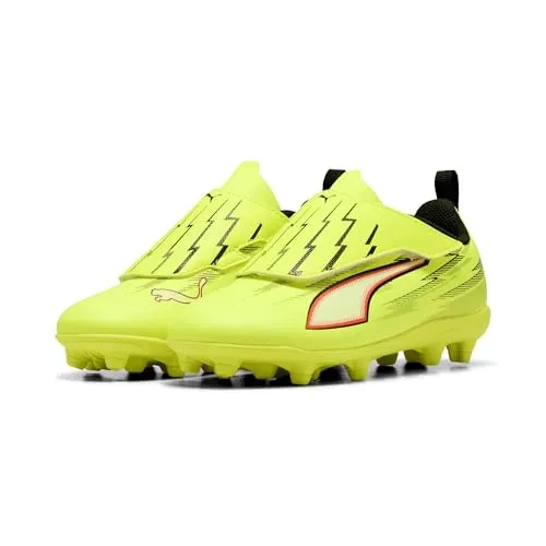 PUMA ULTRA 6 PLAY V FG/AG RB Jr Fußballschuh – Gelb/Schwarz/Rot - Der PUMA ULTRA 6 PLAY V FG/AG RB Jr Schuh für Kinder bietet sicheren Halt dank Klettverschluss und ist ideal für verschiedene Spieloberflächen. Hergestellt aus mindestens 50 % recycelten Materialien.