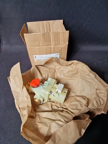 BOSCH Wasserschalter TTNR: 87170021100 - Thermostate, hochwertiges Ersatzteil für zuverlässige Wassersteuerung in Haushaltsgeräten.