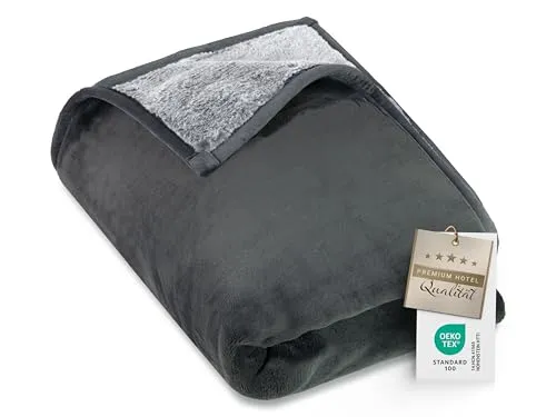 ZOLLNER Wendedecke, Super weich, 150 x 200 cm aus 100% Polyester - Kuschelige Wohndecke für jeden Raum, waschbar bis 30 °C, ideal für gemütliche Abende und als herzlicher Empfang für Gäste.