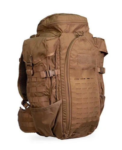 Eberlestock Halftrack Pack Coyote - Vielseitiger Rucksack mit MOLLE-Flächen für flexible Ausrüstung. Optimaler Transport von Funkgeräten und einfache Organisation dank großer Frontklappe. Individuell anpassbares Tragesystem für hohen Komfort.