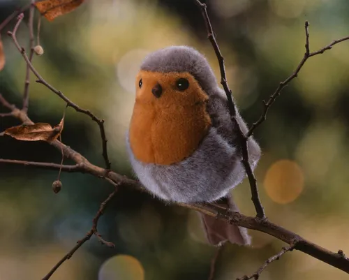 Kösener 5840 - Rotkehlchen 17 cm Kuscheltier - Weiches Kuscheltier aus Kunstleder und Alcantara, ideal zum Spielen und Kuscheln für Kinder, mit liebevollen Details und handwaschbar.