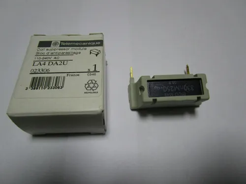 Telemecanique Schneider LA4 DA2U  NEU/OVP (K15)