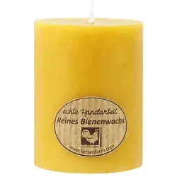 Stumpenkerze aus 100% reinem Bienenwachs von KERZENFARM HAHN - Kerzen aus 100% reinem Bienenwachs, handgefertigt in Deutschland. Brenndauer ca. 11 Stunden, rußarmer Abbrand und ruhiges Brennverhalten für ein warmes Licht.