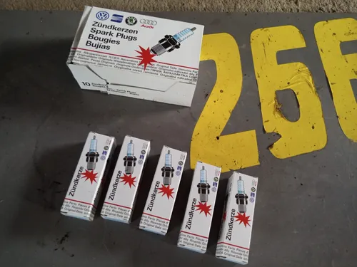 NEU 5x Audi Zündkerze Zündkerzen Beru NGK AUDI 100 C3 44 C4 4A 200 5-Zylinder