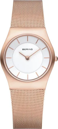 BERING Damen Analog Quarz Classic Collection Armbanduhr 11930-366 - Elegante Armbanduhr aus der Classic Collection, ausgestattet mit kratzfestem Saphirglas und hochwertigem roségold IP-plated Edelstahl. Wasserdicht bis 50 Meter, ideal für stilbewusste Frauen.