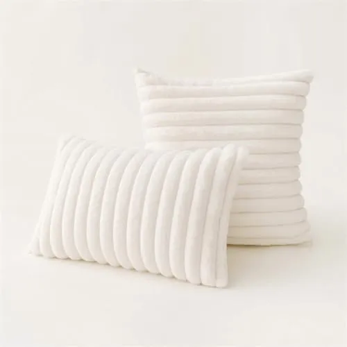 Fluffige Kissen-Bezüge im 2er Set, Creme 30 x 50 cm - Kissen für entspannte Momente, mit verstecktem Reißverschluss für edles Design und abnehmbarem Bezug für einfache Pflege.