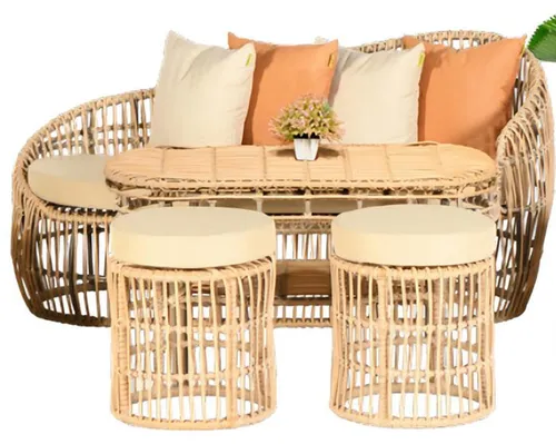 Moderne Gartenmöbel Sofagarnitur 4tlg. für stilvolle Außenbereiche - Produktart: Lounge Set, Material: Holz und Rattan, bis zu 5 Sitzplätze, inklusive Kissen für zusätzlichen Komfort. Ideal für entspannte Stunden im Freien.