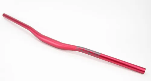 Sixpack Kamikaze Lenker 31.8 mm x 780 mm - Rot mit 18 mm Rise - Fahrradlenker für Gravity-Einsatz, extrem belastbar und leicht mit nur 370 g. Ideal für Dirt, Enduro, Freeride und Downhill – für maximale Kontrolle und Stil auf dem Trail.