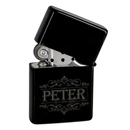 Lantelme Sturmfeuerzeug personalisiert mit Wunschgravur | Feuerzeug Schwarz Graviert als Geschenk für Erwachsene Frauen Männer Gravur Oma Opa | Wunschname Wunschtext (Schwarz)