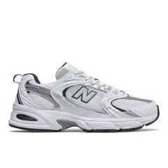 New Balance Sneaker 530 in Weiß, Größe 40 - Sneaker für Herren in klassischem Weiß, bequem und stilvoll. Perfekt für den Alltag oder sportliche Aktivitäten.