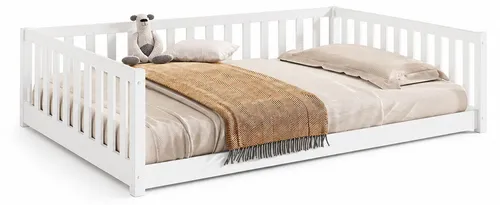 Bodenbett Kapua 140x200 – Flexibles Tagesbett aus Kiefer Massivholz - Modernes Bodenbett mit umbaubarer Funktion für vielseitigen Einsatz. Hergestellt aus massiver Kiefer, bietet es Stabilität und eine pflegeleichte Oberfläche. Inkl. Lattenrost und Montageanleitung für einfache Selbstmontage.
