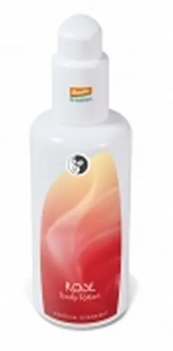Martina Gebhardt ROSE Body Lotion 150ml - Vitaminreiche Pflege - Die Martina Gebhardt ROSE Body Lotion pflegt trockene, empfindliche Haut mit wertvollem Wildrosenöl. Sie zieht schnell ein und spendet langanhaltende Feuchtigkeit für ein geschmeidiges Hautgefühl.