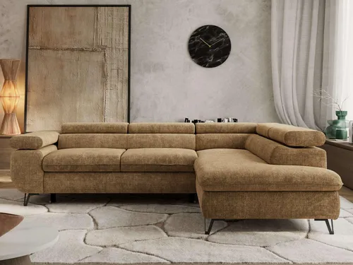 Ecksofa PABLO L mit Schlaffunktion und Bettkasten - Hellbraun - Modernes L-förmiges Ecksofa PABLO L mit Schlaffunktion und praktischen Bettkasten. Fünf verstellbare Kopfstützen sorgen für individuellen Komfort. Ideal für Familien und Paare, die Flexibilität und Stil schätzen.
