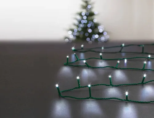 Fééric Lights Weihnachts-Lichterkette für Außenbereich mit 320 LEDs - Kreative Gartenbeleuchtung: Diese wetterfeste Lichterkette mit 320 energieeffizienten LEDs bietet 8 Lichtfunktionen, perfekt für stimmungsvolle Akzente im Freien. Ideal für Terrasse oder Balkon.
