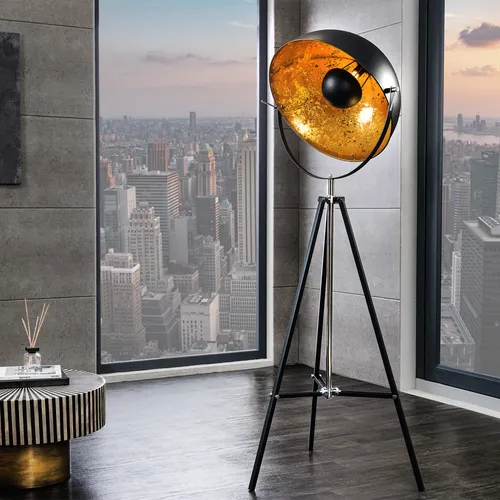 Industrial Stehlampe BIG STUDIO 160cm schwarz mit Blattgold-Optik - Moderne Stehlampe im Industrial Design, stufenlos neigbarer Schirm für warmes, stimmungsvolles Licht – ideal für Wohnräume und Lese-Ecken.