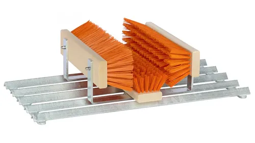 Fußabtreter mit Verankerungs-Set – Schuhbürste und Schuhputzer in Orange - Praktischer Fußabtreter für den Eingangsbereich, inklusive Verankerungs-Set für sicheren Halt. Ideal für die Reinigung von Schuhen und Pflege des Eingangsbereichs.