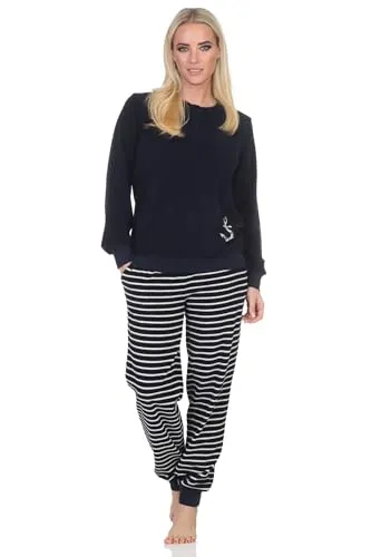 Normann Damen Frottee Schlafanzug Navy mit Anker-Motiv - Kuscheliger Frottee Pyjama für Damen in maritimer Optik, ideal für kalte Nächte. Mit praktischen Bündchen für mehr Komfort und in geprüfter Qualität – perfekt für entspannte Stunden zu Hause.