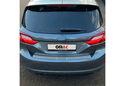 OMAC Ladekantenschutz für Opel Crossland X 2017-2024 - Abdeckblenden, langlebig und rostbeständig, schützt effektiv die Ladefläche vor Kratzern und Stößen mit einfacher Montage in wenigen Minuten.