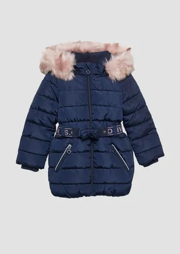 s.Oliver Outdoorjacke - Jacken für kleine Entdecker, abnehmbare Kapuze und Gürtel, gesteppter Stoff für Wärme und coolen Look, ideal für Spielplatz und Waldspaziergang.