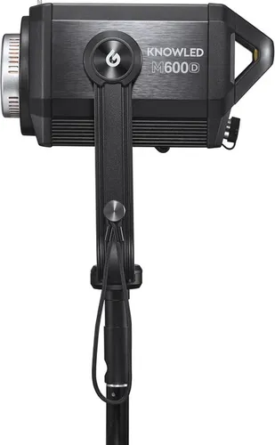 Godox M600D - LED Tageslicht für Studioeinsatz - Leistungsstarker Godox M600D LED-Scheinwerfer mit einstellbarem Tageslicht, ideal für professionelle Studioaufnahmen und kreative Beleuchtungseffekte.