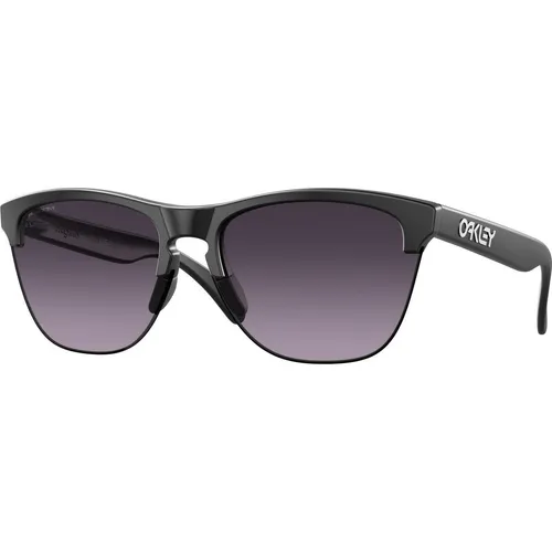 Oakley Frogskins Lite Matte Black / Prizm Grey Gradient - Sportbrille mit leichtem O Matter-Rahmen, ideal für jedes Abenteuer. Prizm Gläser verbessern Farb- und Kontrastsicht und bieten 100% UV-Schutz.