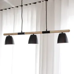 Theo 3 Hängelampe GU10 Schwarz - Moderne Hängelampe aus Metall und Holz, ideal für stilvolle Innenräume. Mit einer Kabellänge von 200 cm sorgt sie für flexible Montagemöglichkeiten.