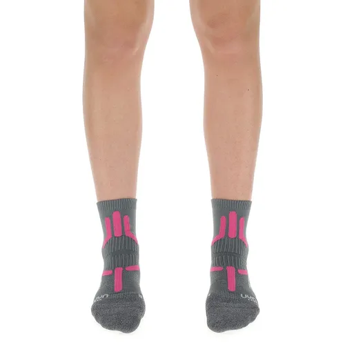 Uyn Woman Trekking 2IN Socks mid grey/pink (J627) 39/40 - Trekking- und Wandersocken für Frauen mit innovativem zweilagigem Design, das Blasenbildung vorbeugt und für optimale Belüftung sorgt – ideal für lange Wanderungen und warme Temperaturen.