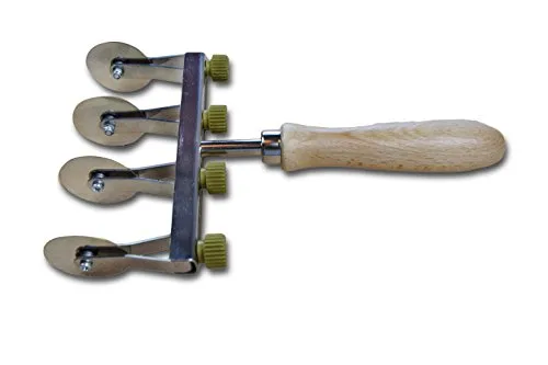 Verstellbarer Teigschneider mit 4 glatten Edelstahlklingen - Küchenhelfer & Kochzubehör, ideal zum präzisen Schneiden von Teig mit 4 scharfen Edelstahlklingen für müheloses Arbeiten in der Küche.