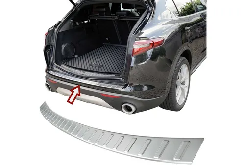 RECAMBO Ladekantenschutz für Alfa Romeo Stelvio (ab 2017) - Schützen Sie den Kofferraum Ihres Alfa Romeo Stelvio mit diesem eleganten V2A Edelstahl Ladekantenschutz. Einfache Montage dank vormontiertem Klebeband und perfekte 3D-Passform für optimalen Schutz und ansprechendes Design.