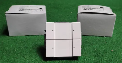 Busch-Jaeger 6126/01-84 Bedienelement, 2-Fach - Smart Home Bedienelement für die individuelle Steuerung Ihres Zuhauses – elegant und funktional im Schalterprogramm.