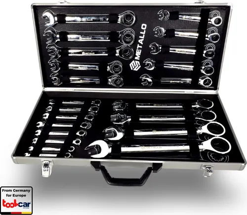 Toolcar Werkzeugkoffer mit Ringmaulschlüsseln 6–32 mm - Der Toolcar Werkzeugkoffer bietet einen umfassenden Satz von 22 Ringmaulschlüsseln in metrischen Größen von 6 bis 32 mm. Ideal für Kfz- und Montagearbeiten, sorgt er für effizientes Arbeiten ohne Absetzen – alles sicher verstaut im robusten Alu-Koffer.