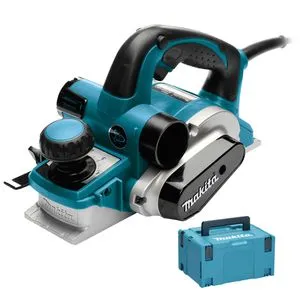 Makita KP0810CJ Falzhobel 82 mm - Elektrohobel für präzise Oberflächenbearbeitung, leicht und handlich mit einer Hobelbreite von 82 mm für vielseitige Anwendungen.